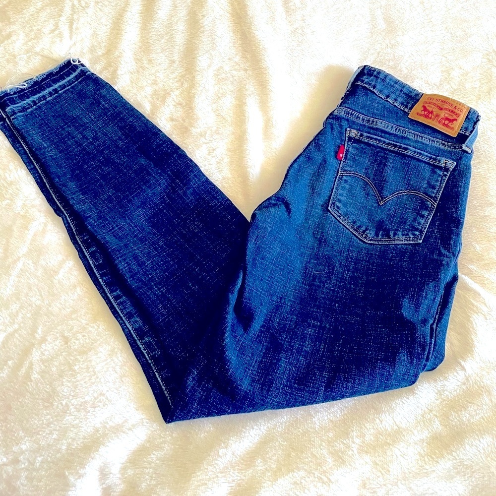 Levi's 711 Womens Blue Dark Wash Distressed Comfort Skinny Jeans Size 27
